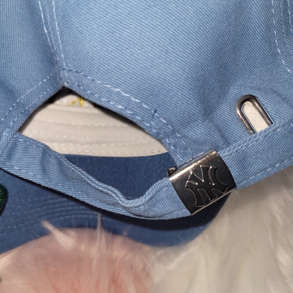 NY Yankees Cap Blue - Picture 3 of 5